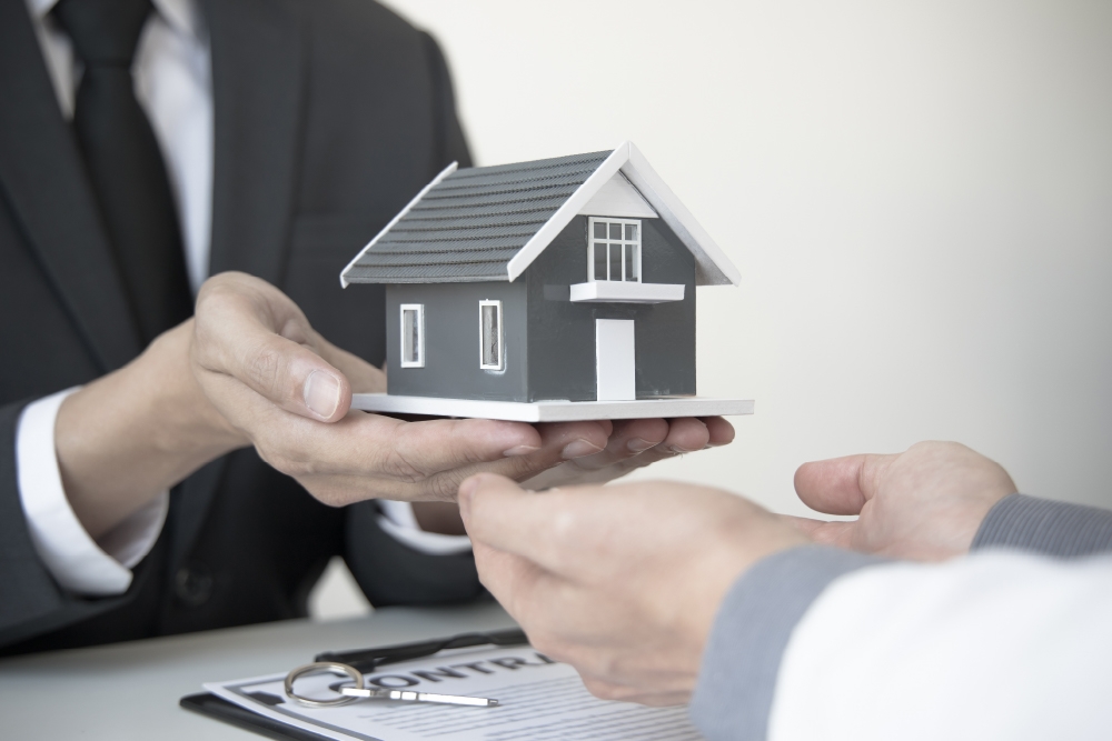 銀主盤唔只止透過拍賣行競拍仲可以透過代理入標認購