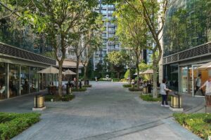CenturyLinkShoppingCentreSidewalk2018 | 利嘉閣地產有限公司